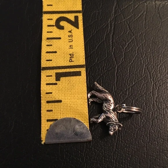 Silver Wolf Charm Pendant - Picture 6 of 6